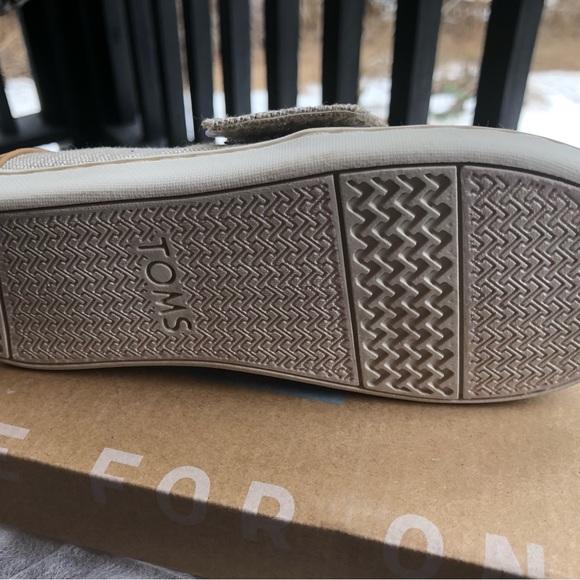 Kids TOMS shoes BNIB - Picture 6 of 10